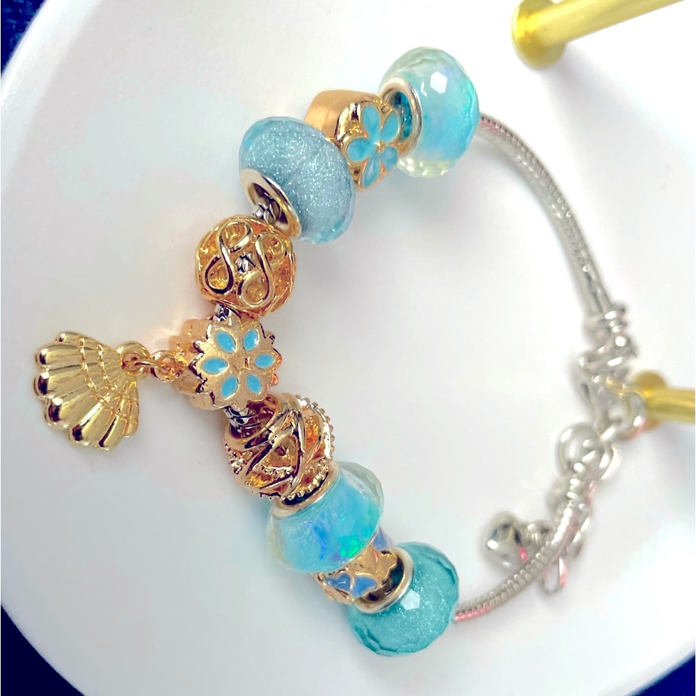 Seashore charm bracelet